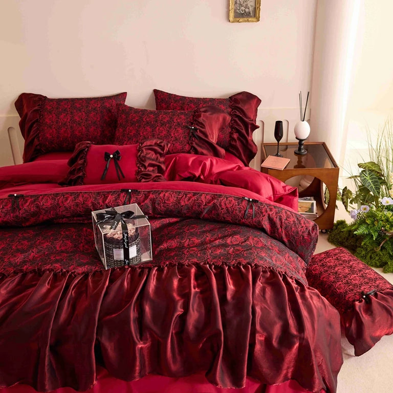 Full view of the Scarlet Rose bedding set