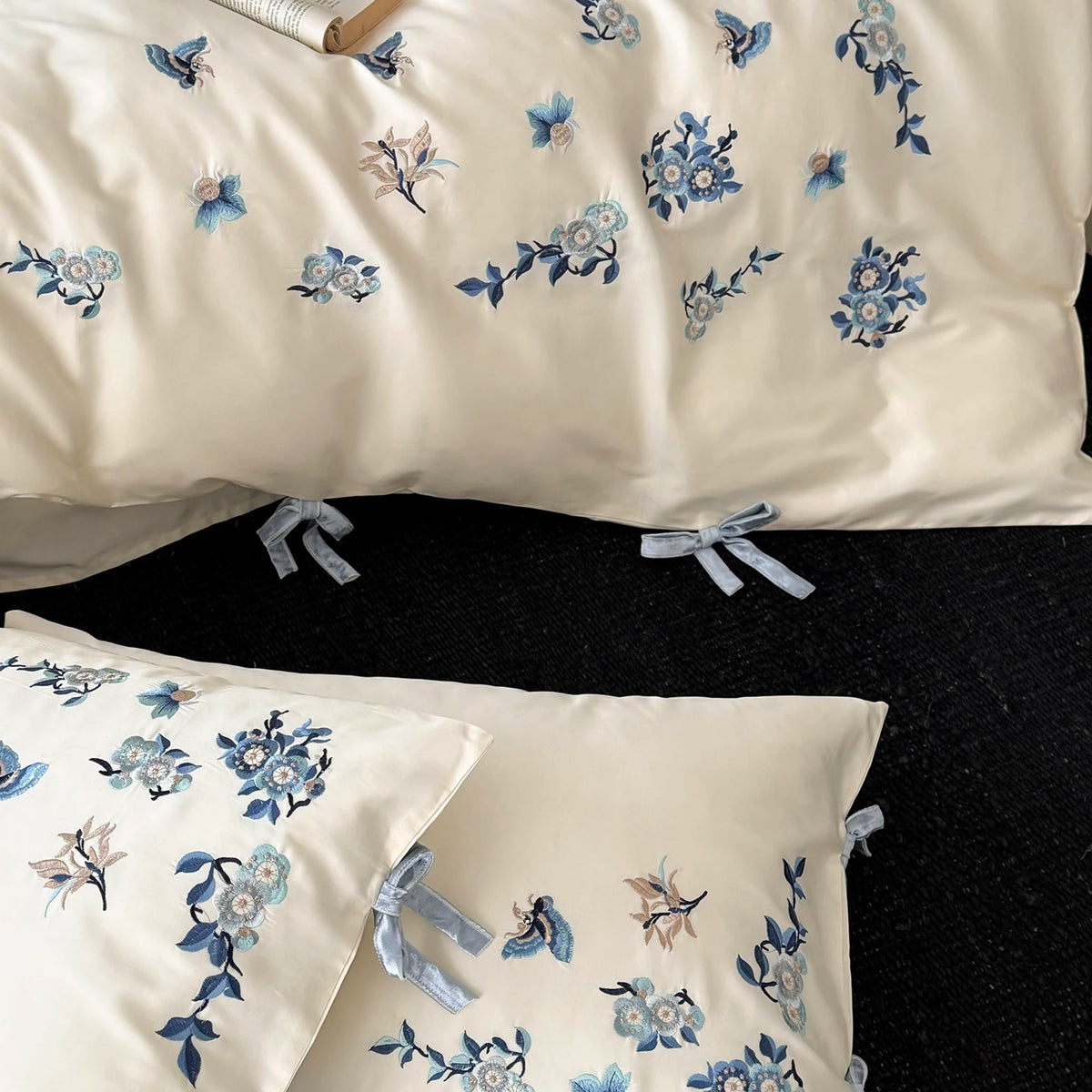 Embroidered Egyptian Cotton Bedding Set | Blue Bloom bedding side view
