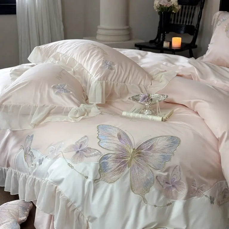 Pink butterfly bedding set with ruffled pillowcases