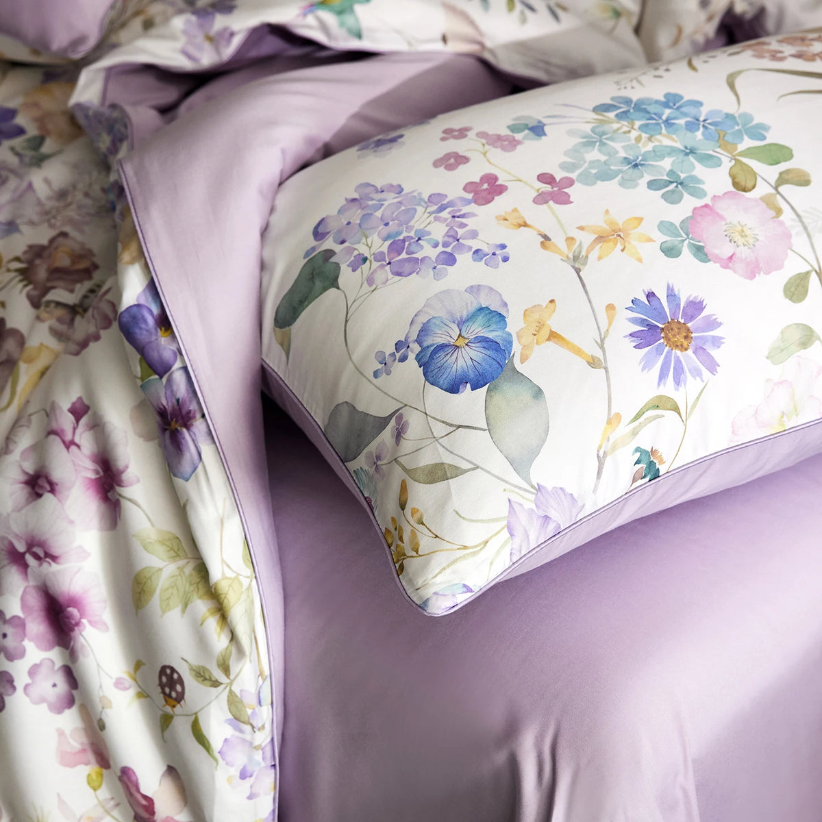 Floral Egyptian Cotton Bedding Set 700TC | Lilac Posy pillowcase print close up