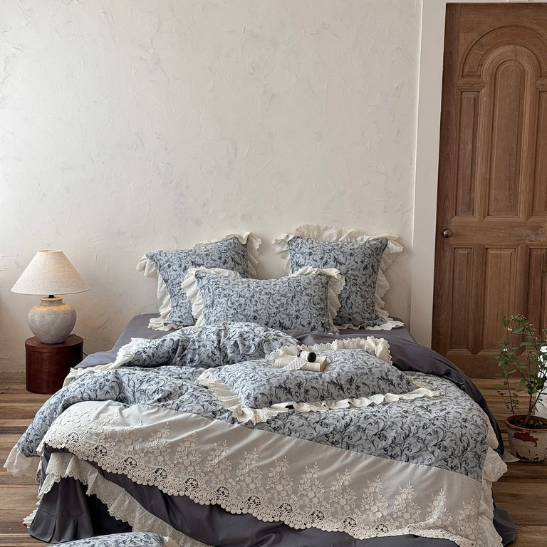 Jacquard Egyptian Cotton Bedding Set 1000TC | Scroll Lace on double bed