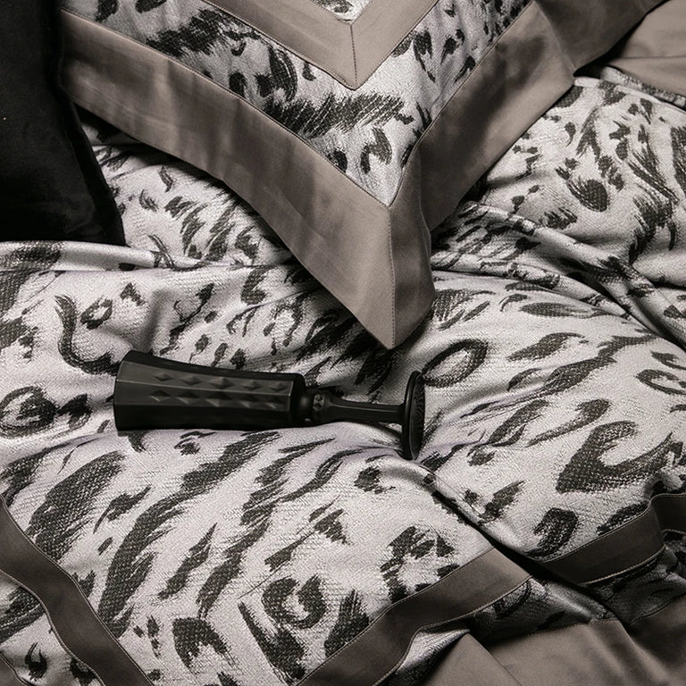 Printed Egyptian Cotton Bedding Set 1000TC | Grey Wild Print print close up