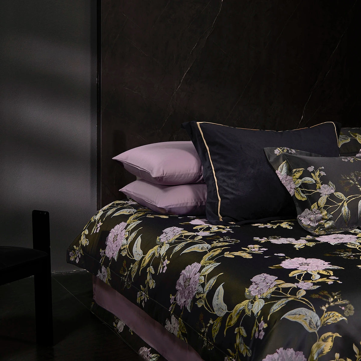 Printed Egyptian Cotton Bedding Set 1200TC | Black Peony bedding side view