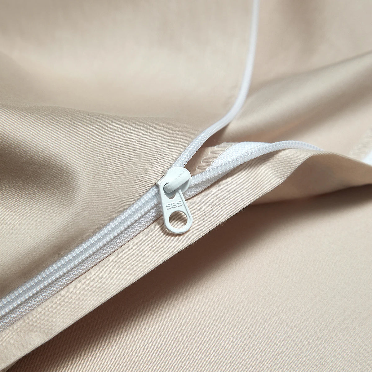 Sateen Egyptian Cotton Bedding Set 1000TC | Twin Stripe zip close up