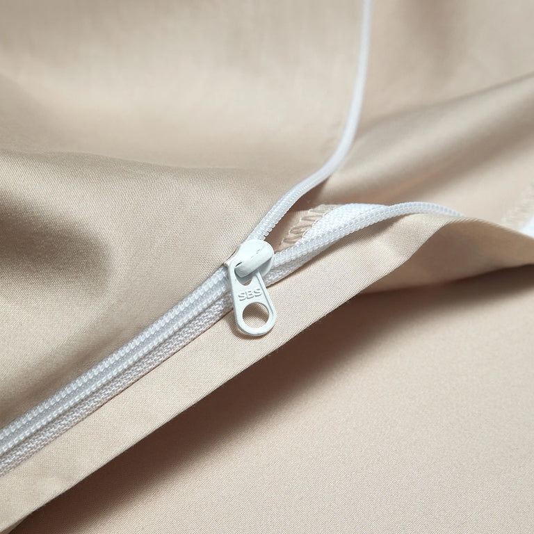 Sateen Egyptian Cotton Bedding Set 1000TC | Twin Stripe zip close up