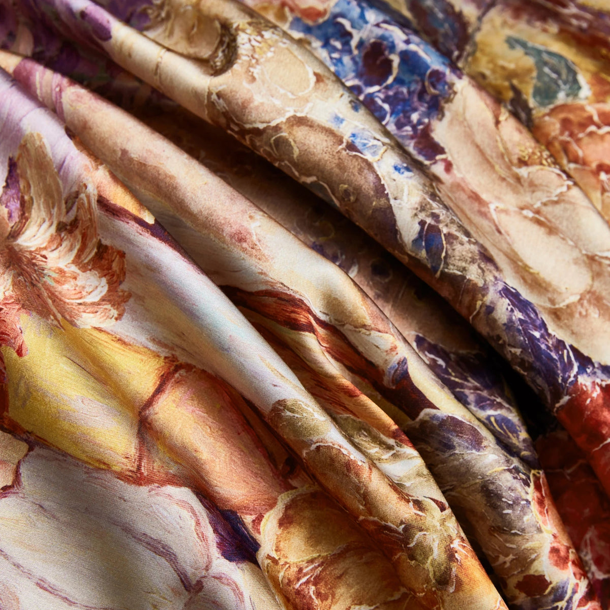 Silk and Egyptian Cotton Bedding Set 1200TC | Gold Baroque baroque print close up